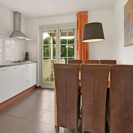 In South Holland By The Water