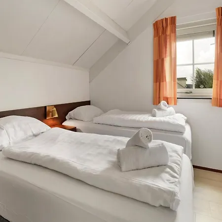 Semesterbostad In South Holland By The Water