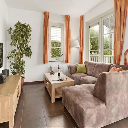 In South Holland By The Water * Simonshaven