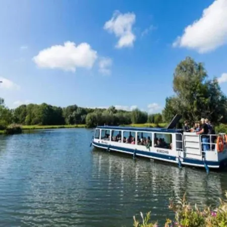 In South Holland By The Water * Simonshaven