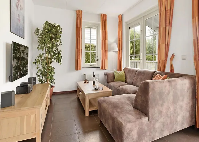 In South Holland By The Water * Simonshaven