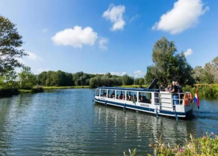 In South Holland By The Water * Simonshaven